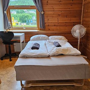 2 Bedrooms - Apartment 307 Near Kristiansand 베네슬라 Exterior photo