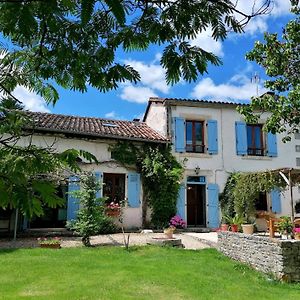 Beaulieu-sur-Sonnette Le Verger Du Paradis B&B Exterior photo