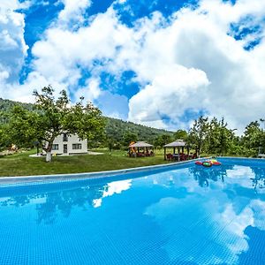 Transalpina Retreat 호텔 Novaci-Străini Exterior photo