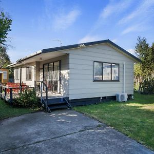 Dale Sanctuary - Raumati South Holiday Home 파라파라우무 Exterior photo