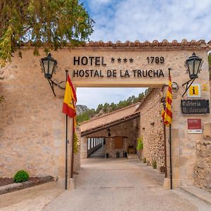 Hotel De La Trucha 빌라루엔고 Exterior photo