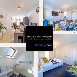 Reams Way 5Bedroom Apt Sleeps 13 In Sittingbourne With Wifi & Free Parking By Maison Christo Property Short Lets & Serviced Accommodation Iwade Exterior photo