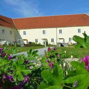 Ferienwohnungen Im Kloster 가르스 암 캄프 Exterior photo