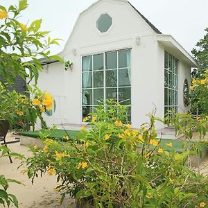 บ้านพักตากอากาศขนาดเล็ก ห่างชายหาดบางเก่า 800 เมตร #Cottage Ban Bo Yai Exterior photo