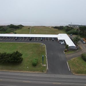 Tillicum Beach Motel - Formerly Deane'S Oceanfront Lodge 야핫츠 Exterior photo