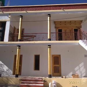 Kunsal Yourdum Homestay Ladakh By Lexstays 레 Exterior photo