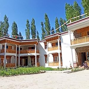 Losar Guest House Ladakh By Lexstays 레 Exterior photo