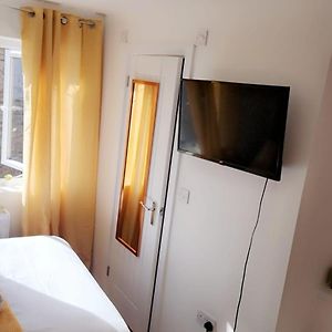 Ensuite Luxurious Double Room 바즐던베이질던 Exterior photo