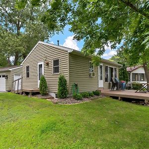 Lindstrom Lakefront, Wildlife Cabin Retreat - Pelican Bay Cabin 빌라 Exterior photo