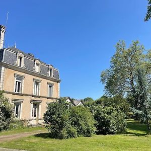 Montbron Maison Dans Un Parc Arbore 빌라 Exterior photo