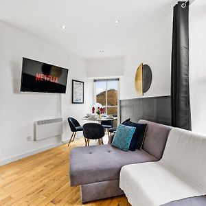 30 Percent Off! Sophisticated 2 Bed In Central Dewsbury - Sleeps 4 아파트 Exterior photo