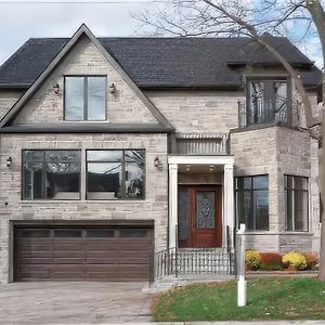 Beautiful House Near North York Center 호텔 토론토 Exterior photo