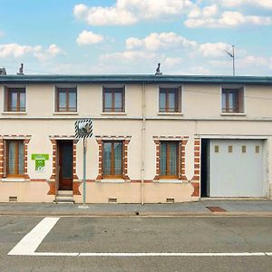 La Bazoche-Gouet Maison Spacieuse Avec Jardin, Bbq, Table De Ping-Pong, Proche Commerces, Pour 9 Personnes Et Bebes - Fr-1-581-96 빌라 Exterior photo