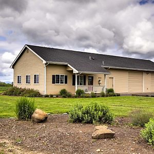 The Farm House On Mount Tom 호텔 Harrisburg Exterior photo