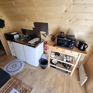 Cosy Cabin 호텔 Hallstahammar Exterior photo