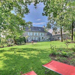 Bazouges-la-Pérouse Le Jardin De Quercus B&B Exterior photo