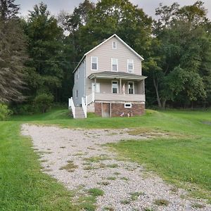 Northern Cambria Peace Of Pa - A Small-Town Wooded Retreat 빌라 Exterior photo