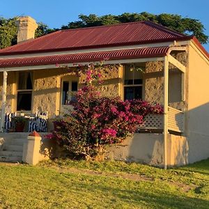 “Charlie Bates Cottage” 펜네쇼우 Exterior photo