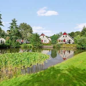 Vakantiepark Drentse Vennen 호텔 Een-West Exterior photo