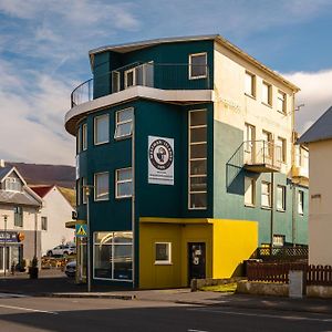 Westman Islands Inn 베네스트매네이얄 Exterior photo