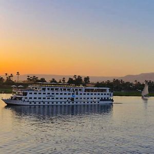 Luxor Aswan Coral 2 Nile Cruise Every Saturday From Luxor 4 Nights & Every Wednesday From Aswan 3 Nights 호텔 Exterior photo