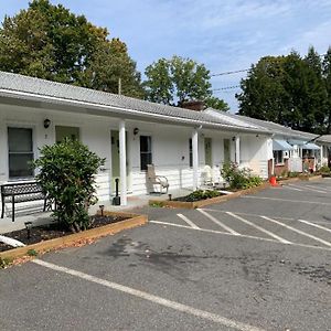 Heart Of The Berkshires Motel 핏츠필드 Exterior photo