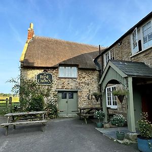 The Rose & Crown In Trent B&B Exterior photo