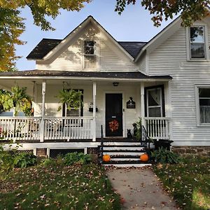 The Landerholm Bed And Breakfast 위스콘신래피즈 Exterior photo