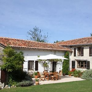 Nanteuil-Auriac-de-Bourzac La Cotte Remote House For Family Getaway In Perigord 빌라 Exterior photo