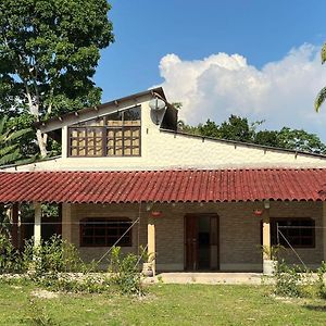 Casa Alojamiento La Cascina 호텔 이키토스 Exterior photo