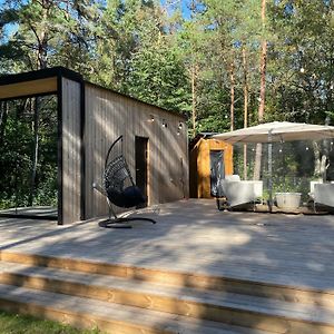 Voola Telise Tinyone Is A Modern Forest Cabin With A Cozy Hot Tub 빌라 Exterior photo