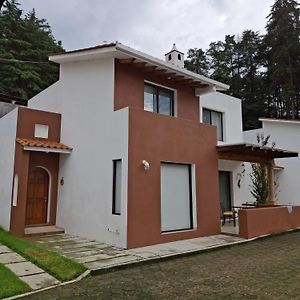 파츠쿠아로 La Casa De Las Flores 빌라 Exterior photo