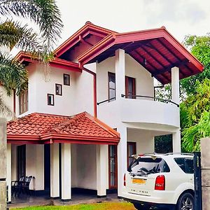 The Beach House Negombo 빌라 Exterior photo