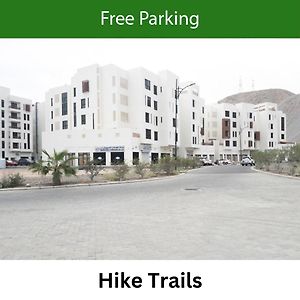 무스카트 Near Royal Opera, Parking, Hiking Trail 아파트 Exterior photo