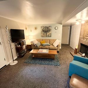 Mid-Century Modern Basement Apartment & Retro Game Room 웨스트밸리시티 Exterior photo