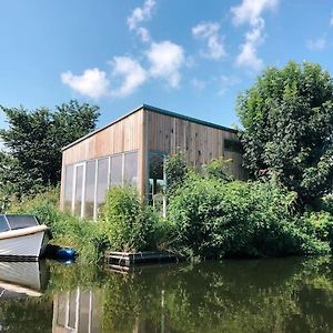 Wilnis Houten Veenhuisje Aan Het Water Met Uitzicht 아파트 Exterior photo