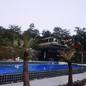 Keeree Loft Resort 통파품 Exterior photo