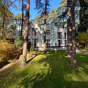 Villa With Outdoor Pool Warsaw Magdalenka Exterior photo