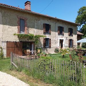 Montmaurin Ferme De Coumodous B&B Exterior photo