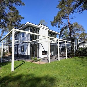 Modern Holiday Home On The Veluwe 오털로 Exterior photo