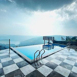 Vinayaka Holiday Homes - Infinity Pool And Breathtaking Valley View 판치가니 Exterior photo