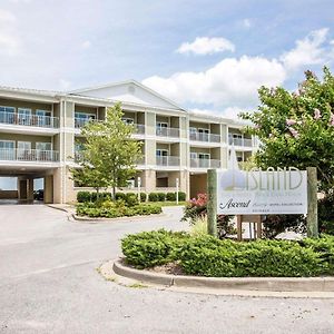 아일랜드 인 앤 스위트 어센드 호텔 컬렉션 Piney Point Exterior photo