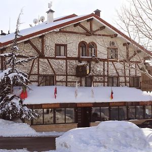 Le Cedrus Hotel 알 아즈 Exterior photo