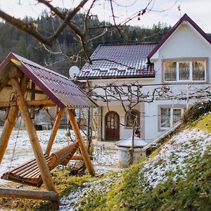 Світанок У Горах 호텔 Verkhniy Yasenov Exterior photo