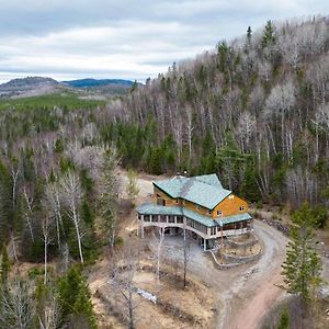 Auberge Carcajou 호텔 Saint-David-de-Falardeau Exterior photo