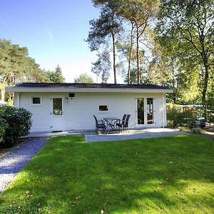 오털로 Chalet With A Dishwasher On The Veluwe 빌라 Exterior photo