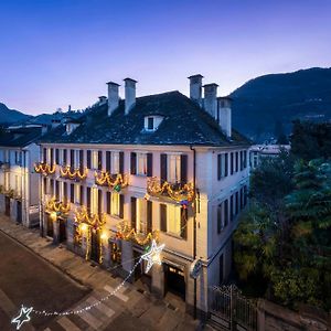 도모도솔라 Bed & Breakfast Tiffany B&B Exterior photo