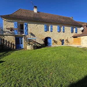 Gite Familial Avec Cheminee, Ping-Pong, Pres De La Grotte De Tourtoirac Et Du Chateau De Hautefort - Fr-1-616-8 빌라 Exterior photo