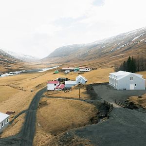 Wilderness Center / Obyggthasetur Islands 호텔 Exterior photo