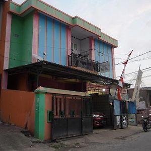 Oyo 93876 Athirah Kost 호텔 Tolo Exterior photo